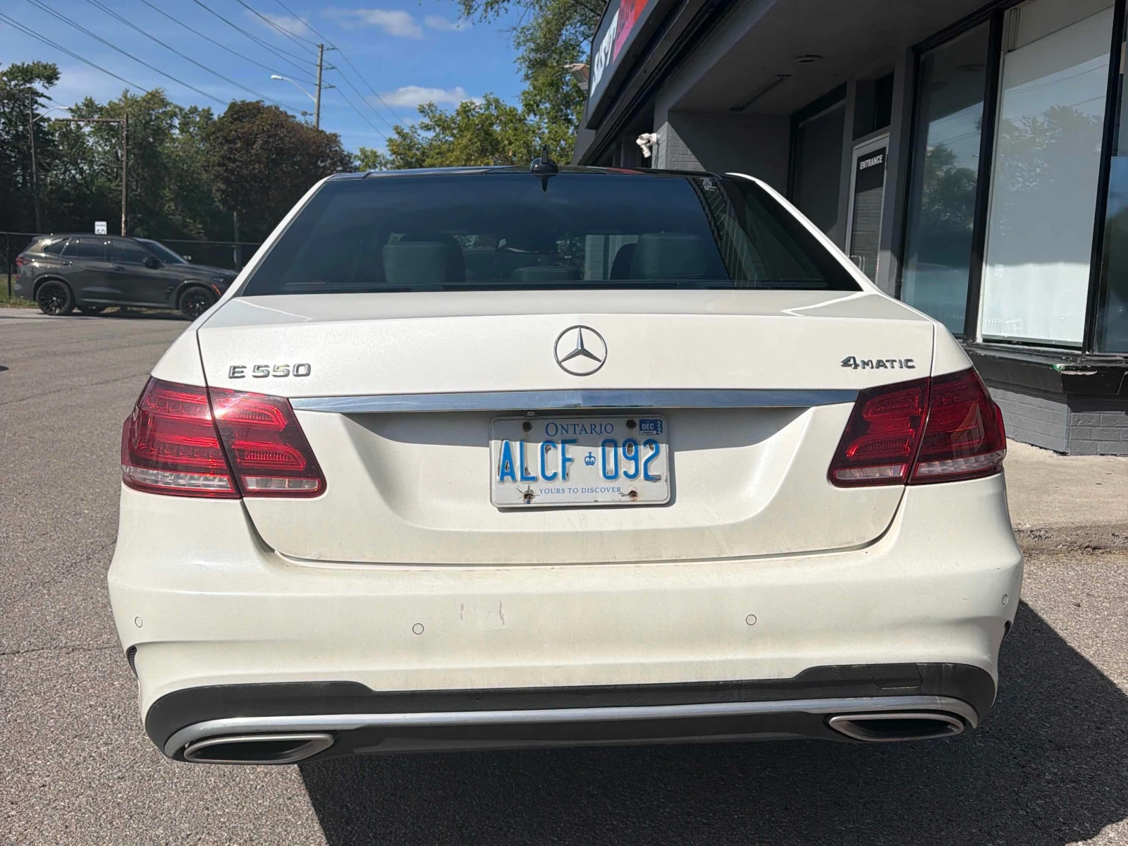Mercedes-Benz E 500  * CARFAX * БЕЗ ПЪРВОНАЧАЛНА ВНОСКА, снимка 4 - Автомобили и джипове - 56134650