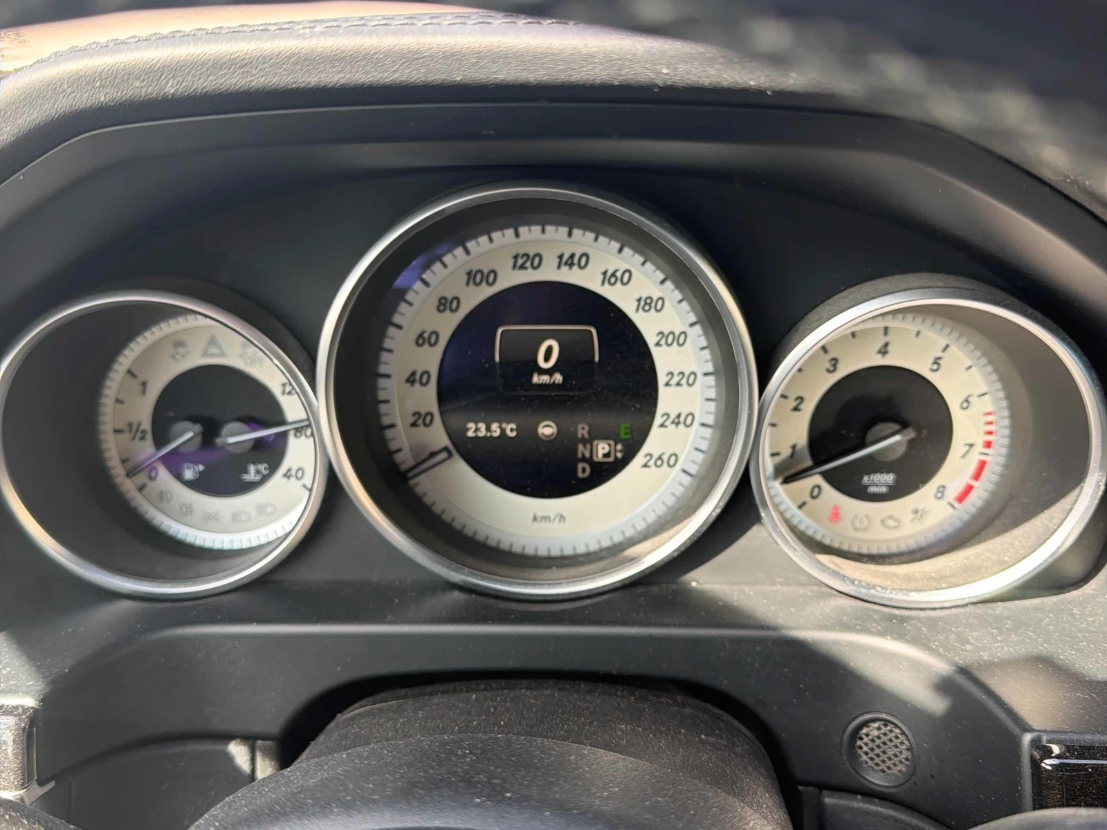 Mercedes-Benz E 500  * CARFAX * БЕЗ ПЪРВОНАЧАЛНА ВНОСКА, снимка 8 - Автомобили и джипове - 56134650