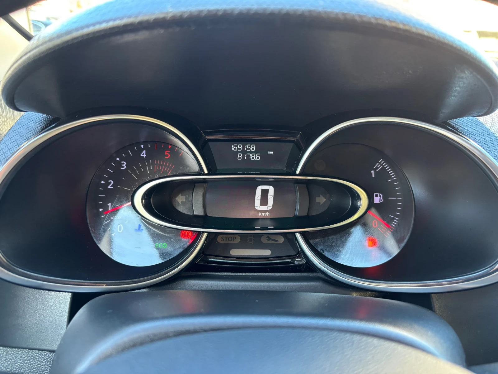 Renault Clio, снимка 14 - Автомобили и джипове - 56316614