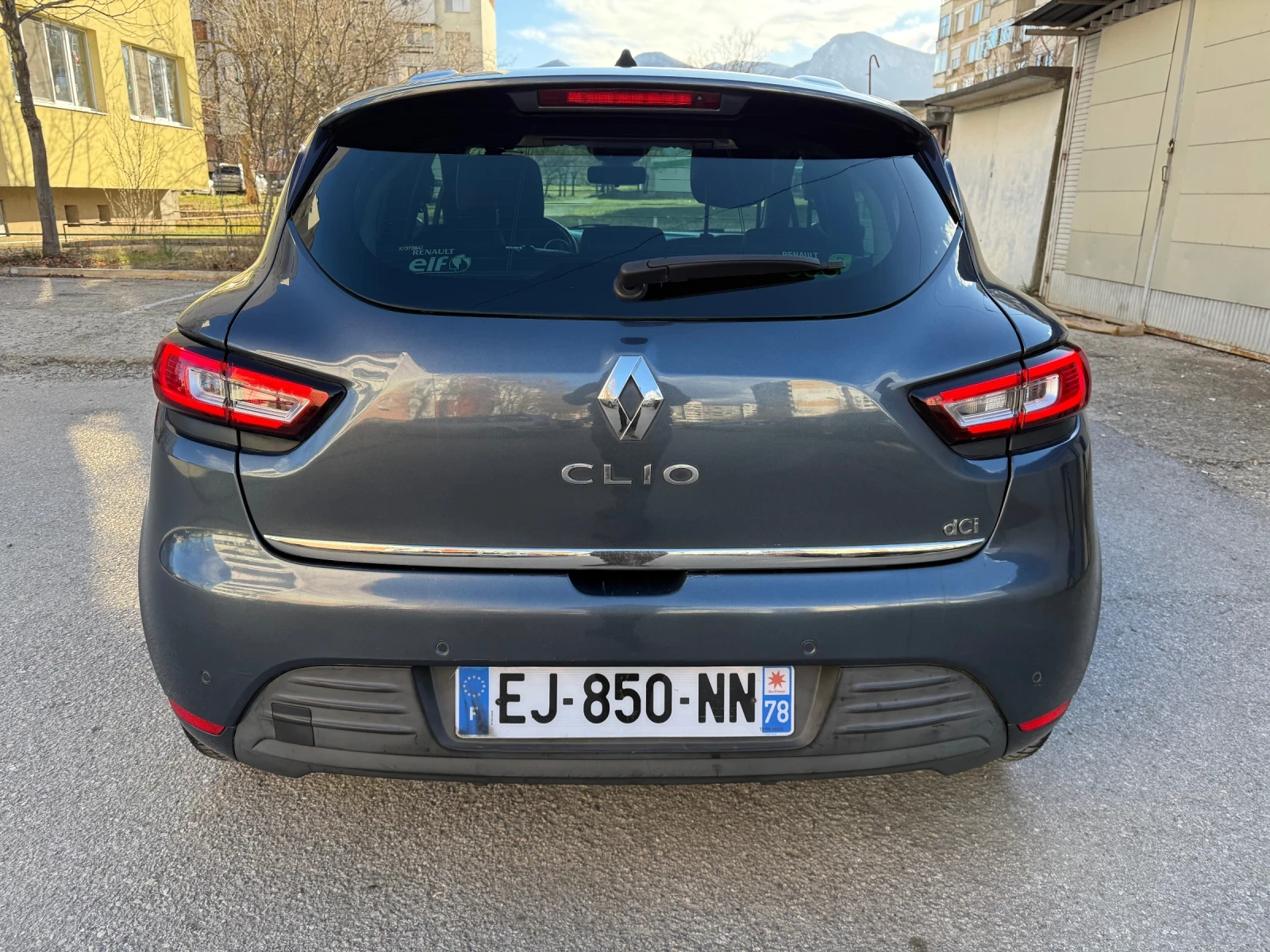 Renault Clio, снимка 7 - Автомобили и джипове - 56316614