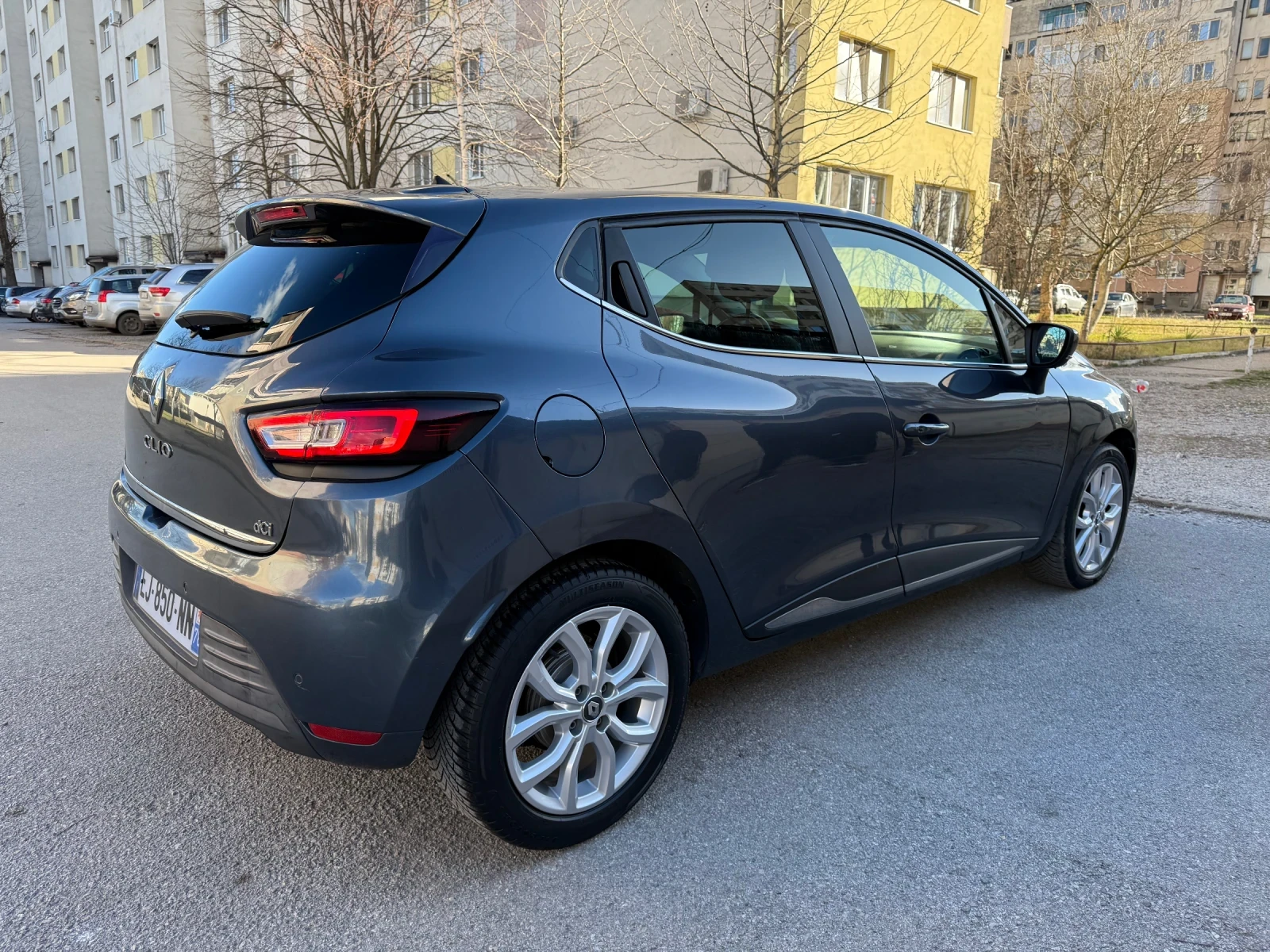 Renault Clio, снимка 8 - Автомобили и джипове - 56316614