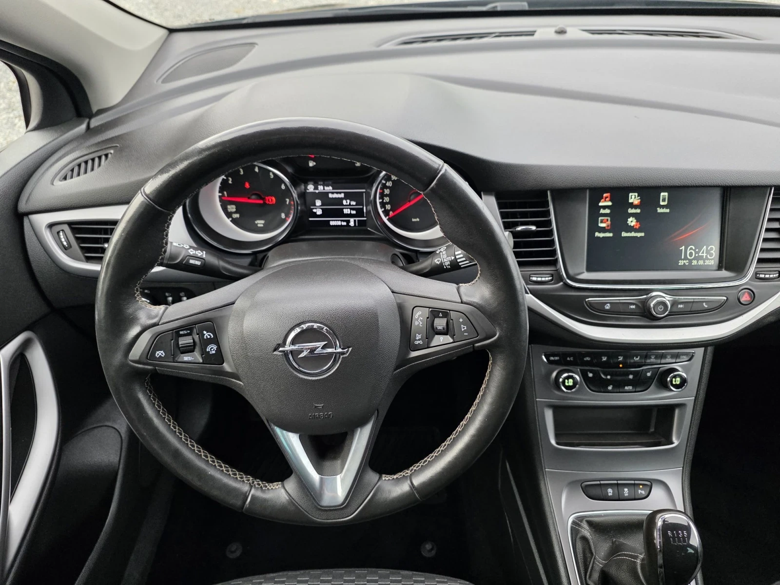 Opel Astra 1.0i 105p.s Kato Nova Kamera, снимка 10 - Автомобили и джипове - 56325300