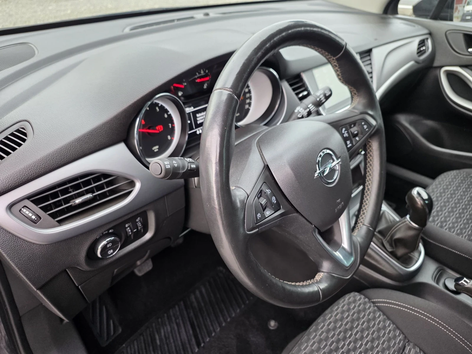 Opel Astra 1.0i 105p.s Kato Nova Kamera, снимка 9 - Автомобили и джипове - 56325300