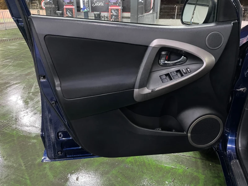 Toyota Rav4 4x4, снимка 13 - Автомобили и джипове - 52917475