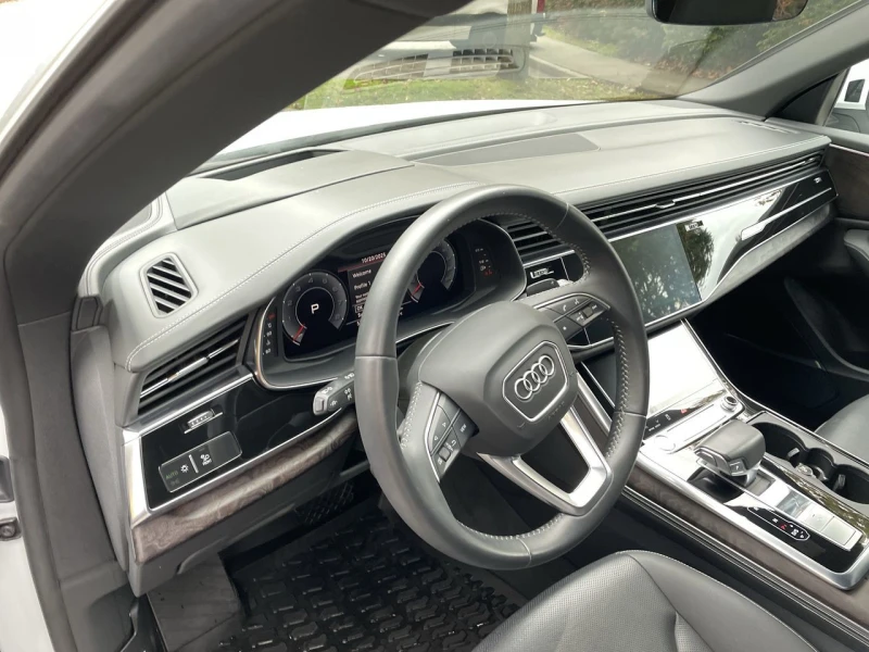 Audi Q8 TECHNIK* MATRIX* DISTRONIK* HEAD-UP* PANO* B&O* KE, снимка 10 - Автомобили и джипове - 52613917