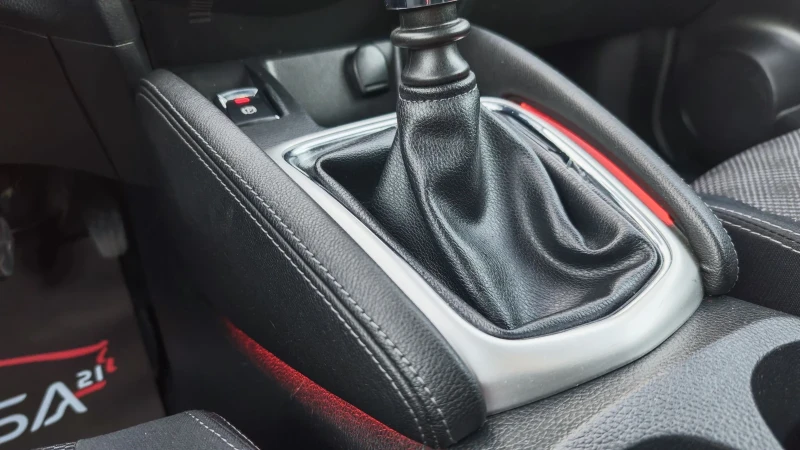 Nissan Qashqai 1.5dci 110kc., снимка 15 - Автомобили и джипове - 52850541