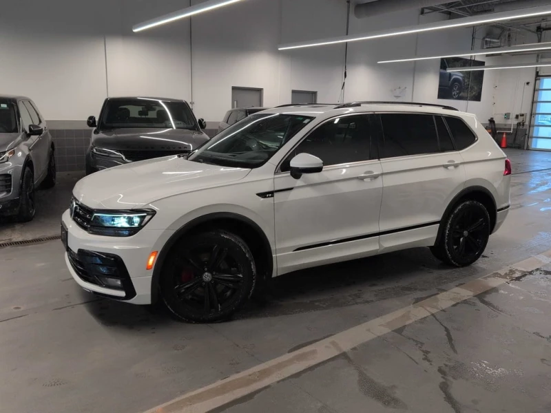 VW Tiguan * Highline * CARFAX * БЕЗ ПЪРВОНАЧАЛНА ВНОСКА, снимка 2 - Автомобили и джипове - 52940809