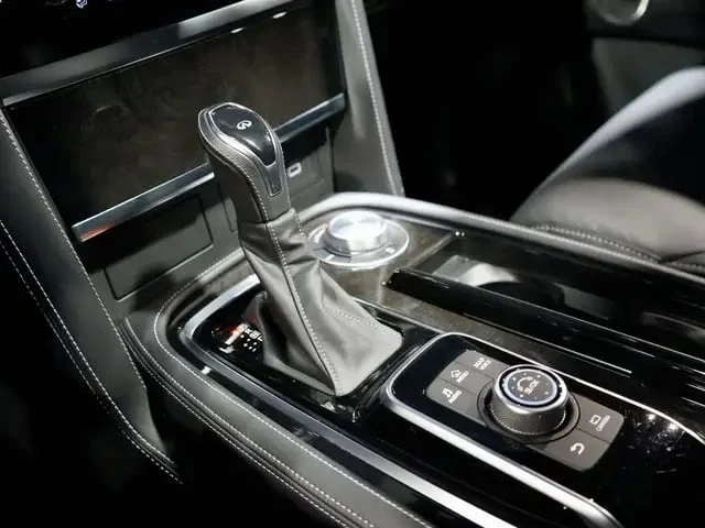 Infiniti QX80 * LUXE * 360 * ���������� * BOSE * PANO | Mobile.bg � ����������� 14