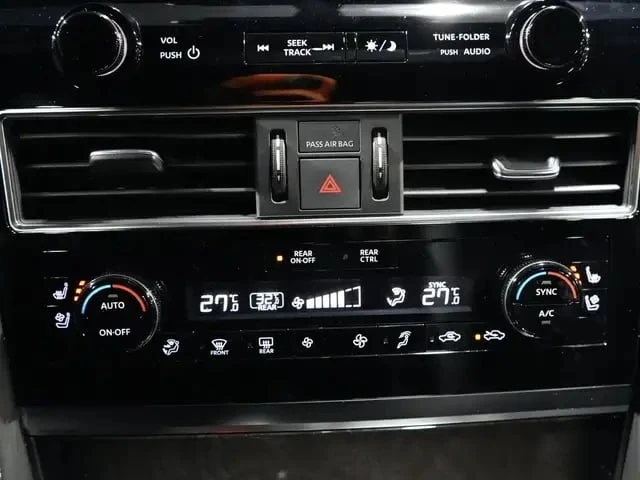 Infiniti QX80 * LUXE * 360 * ���������� * BOSE * PANO | Mobile.bg � ����������� 17