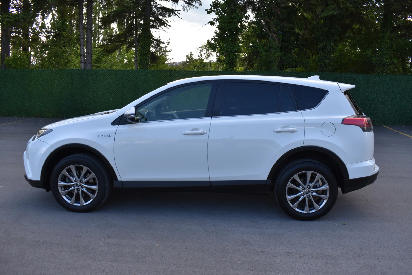 Toyota Rav4 2.5HYBRID= EXECUTIVE= НАВИГАЦИЯ= КОЖА= ПЕРФЕКТНА!! - изображение 2