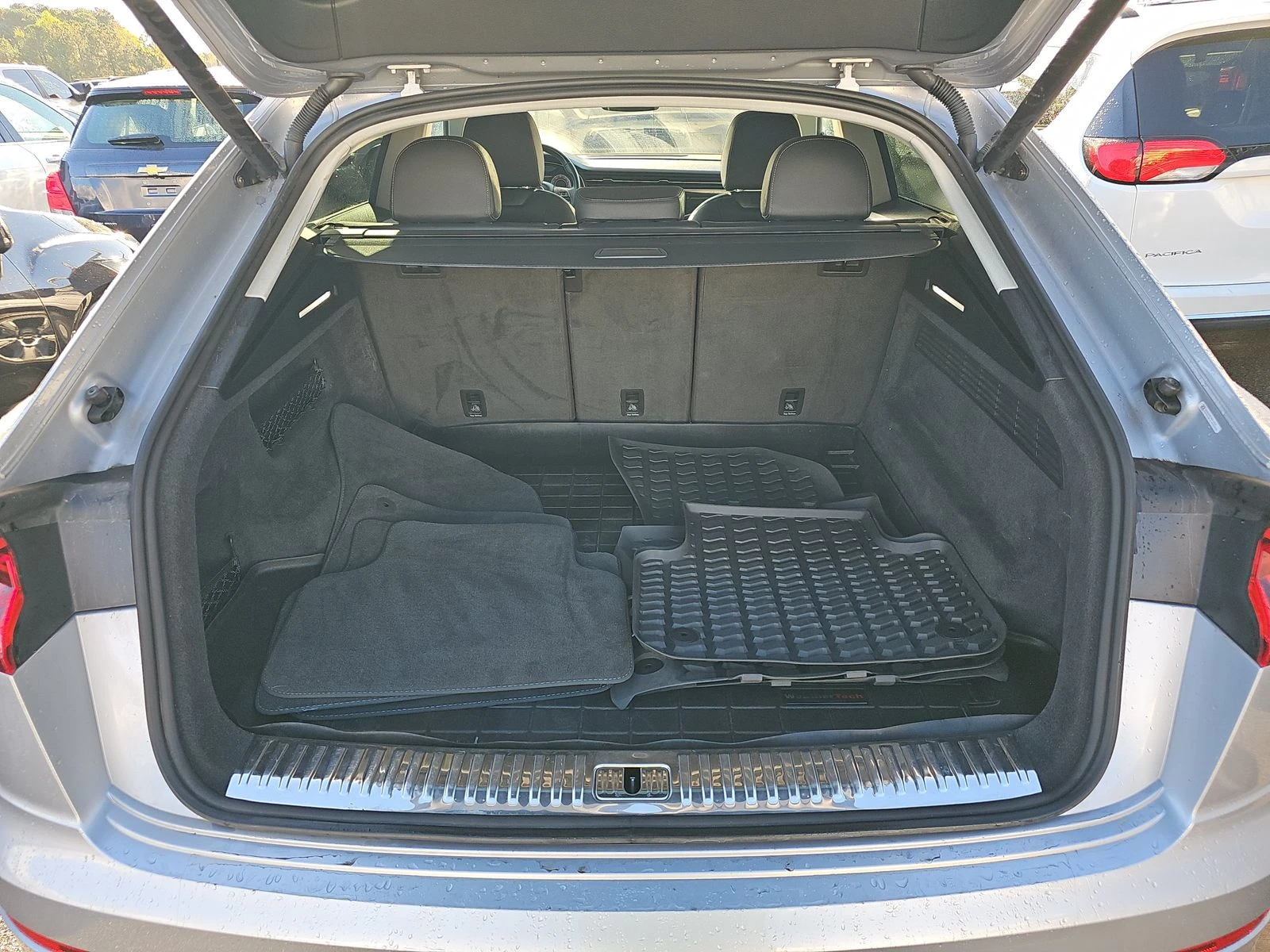 Audi Q8 * Premium Plus* * АвтоКредит*  - изображение 8