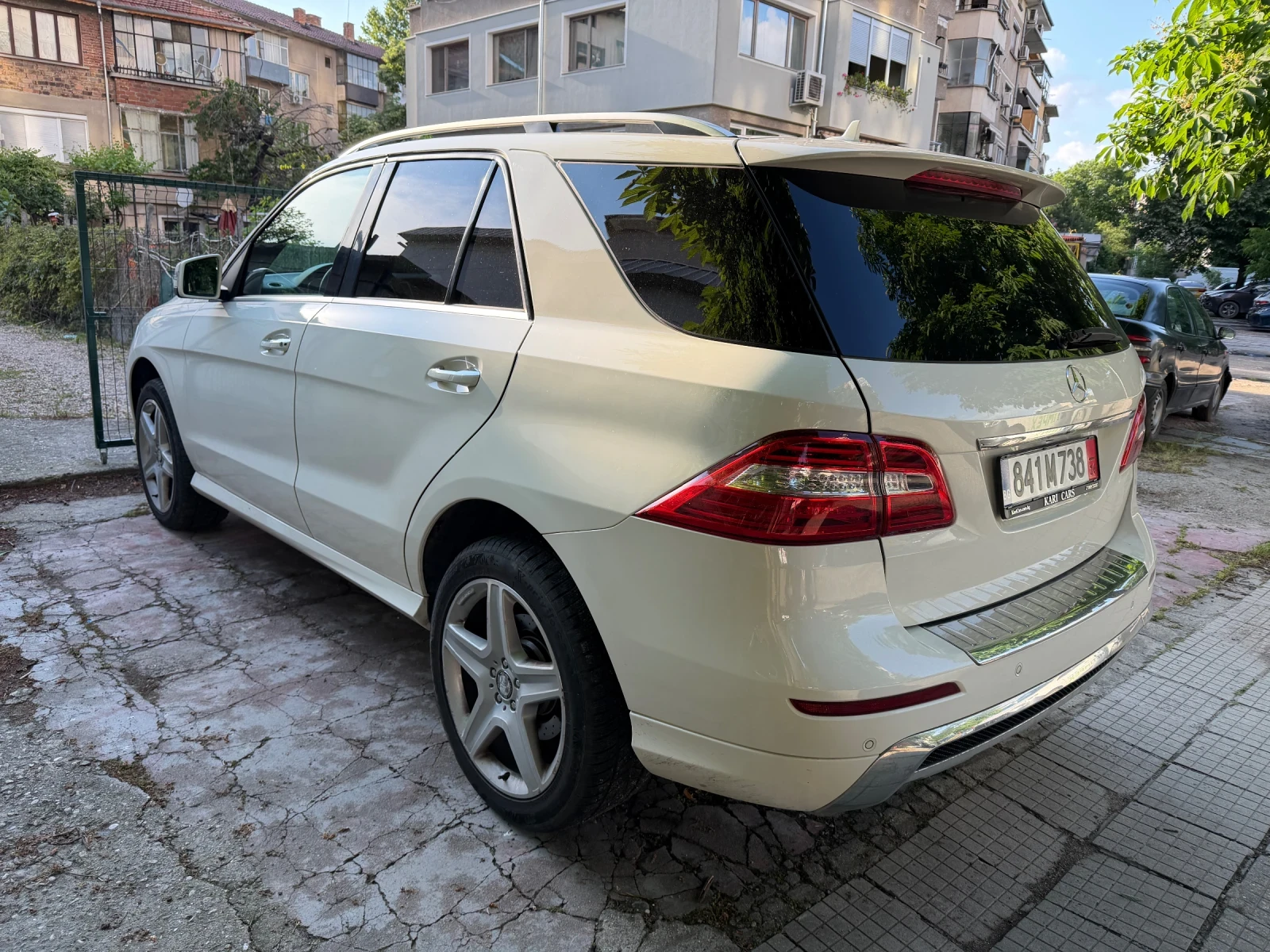 Mercedes-Benz ML 350 AMG LINE= KEYLESS GO= PANORAMA= KAMERA= PODGREV= E, снимка 6 - Автомобили и джипове - 54661891