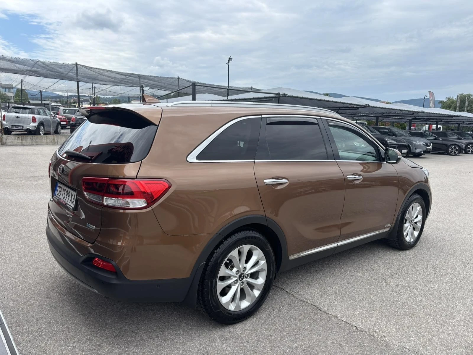 Kia Sorento 2.2D AUT-4x4-FULL-FULL-TOP, снимка 5 - Автомобили и джипове - 55318418