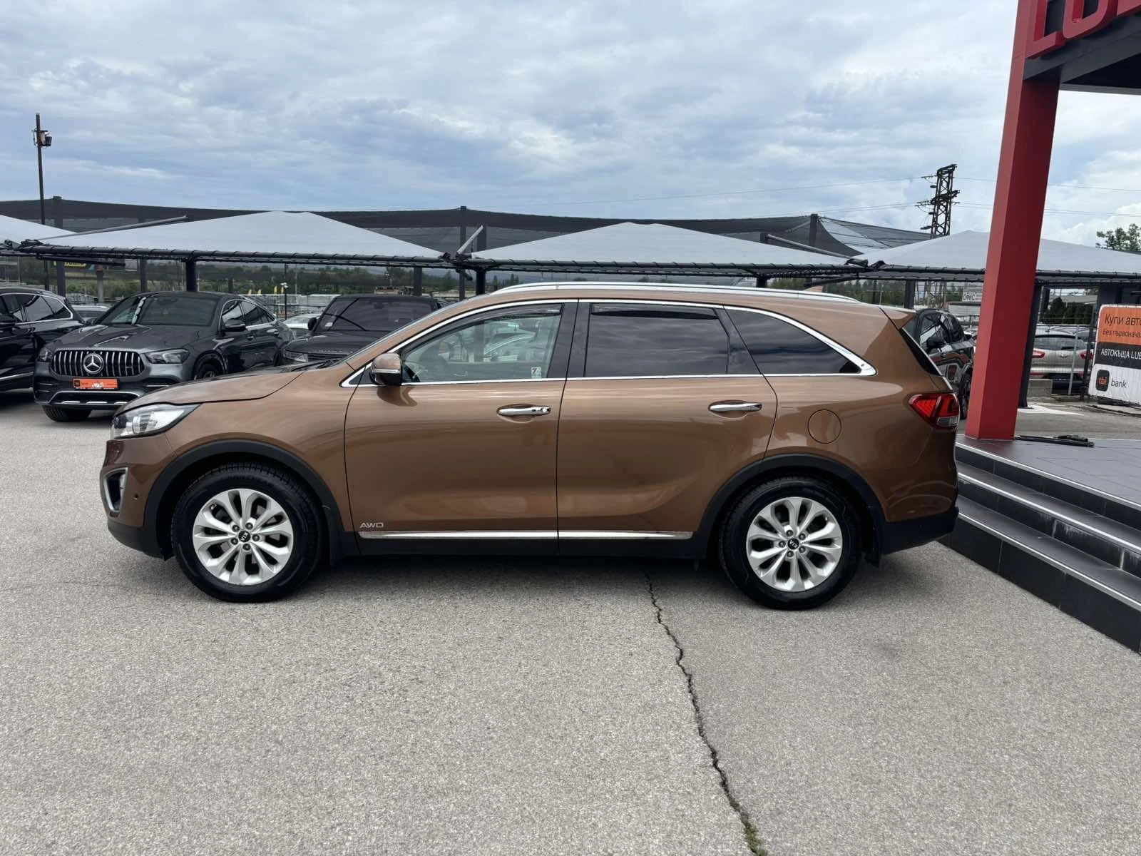 Kia Sorento 2.2D AUT-4x4-FULL-FULL-TOP, снимка 16 - Автомобили и джипове - 55318418