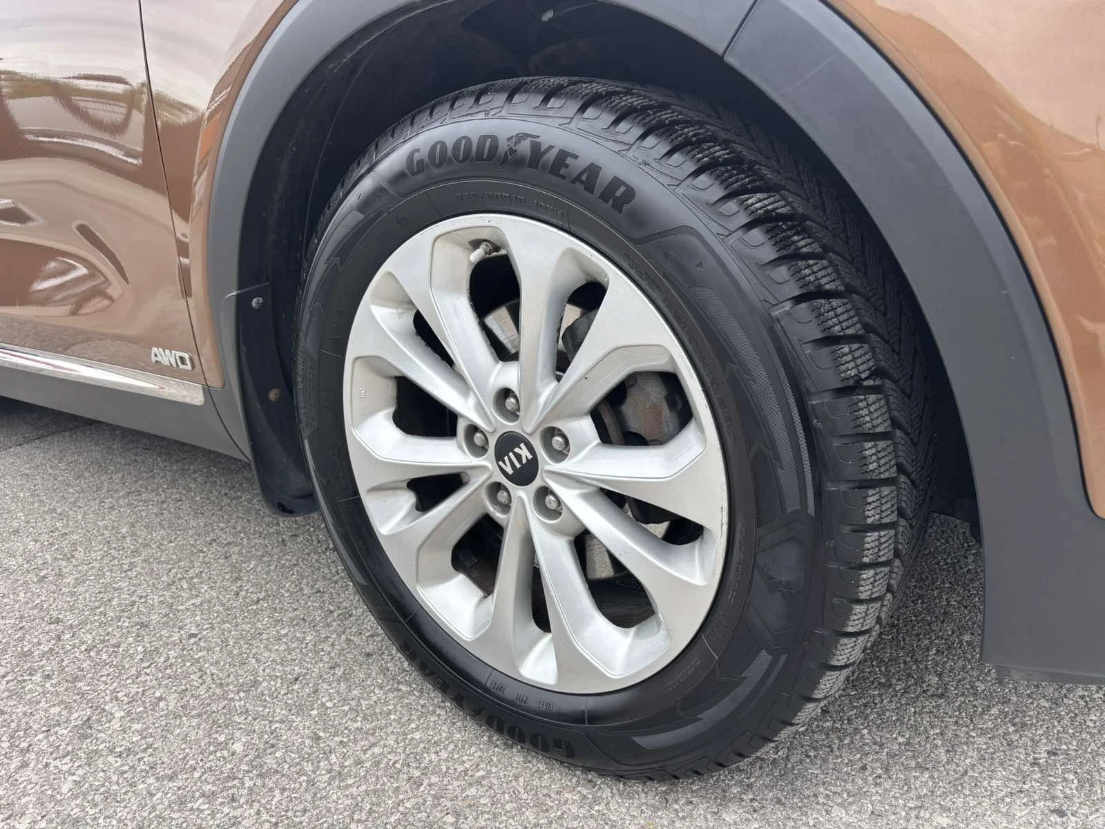 Kia Sorento 2.2D AUT-4x4-FULL-FULL-TOP, снимка 15 - Автомобили и джипове - 55318418