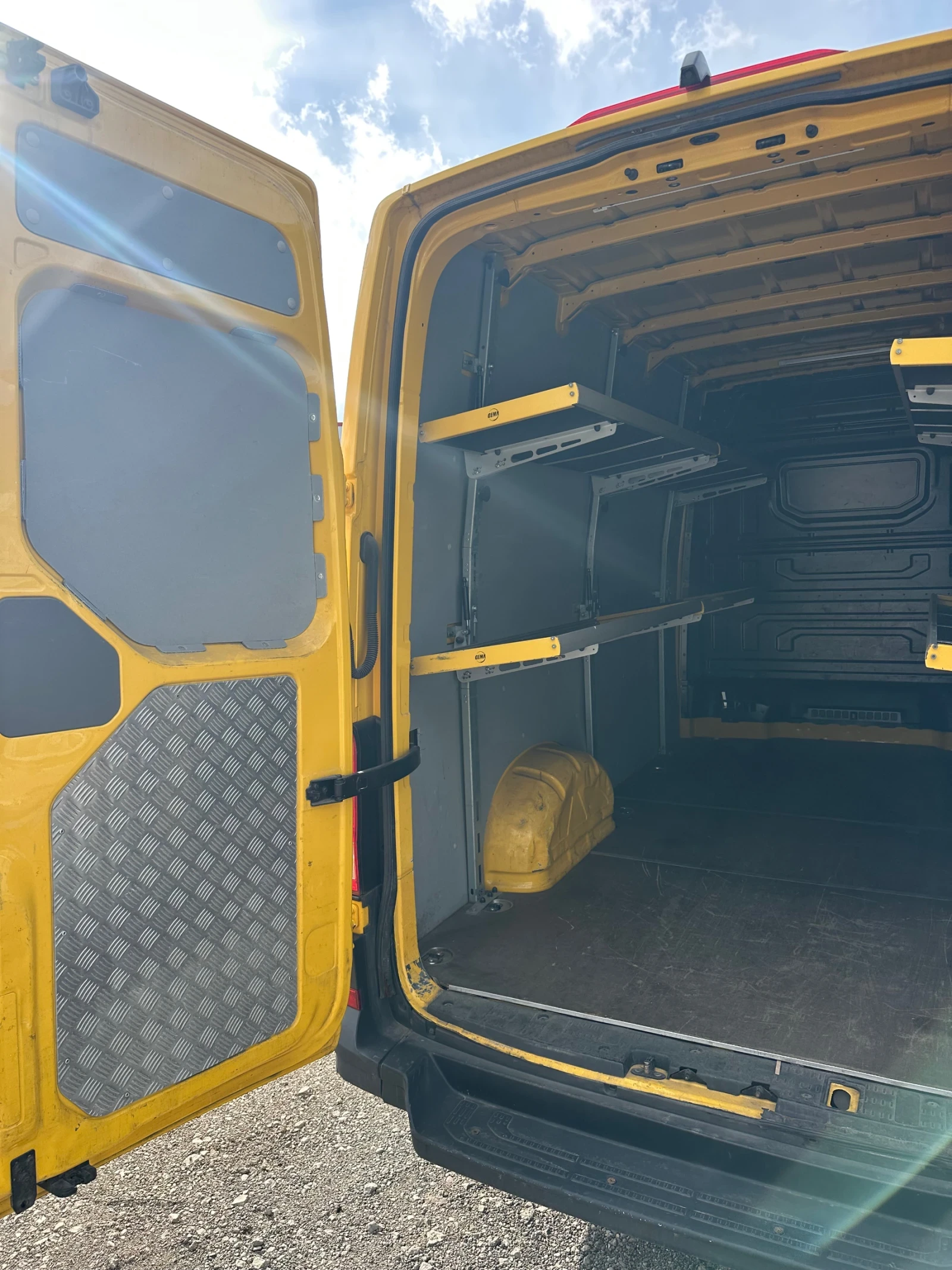 VW Crafter 2.0, снимка 7 - Бусове и автобуси - 54149860