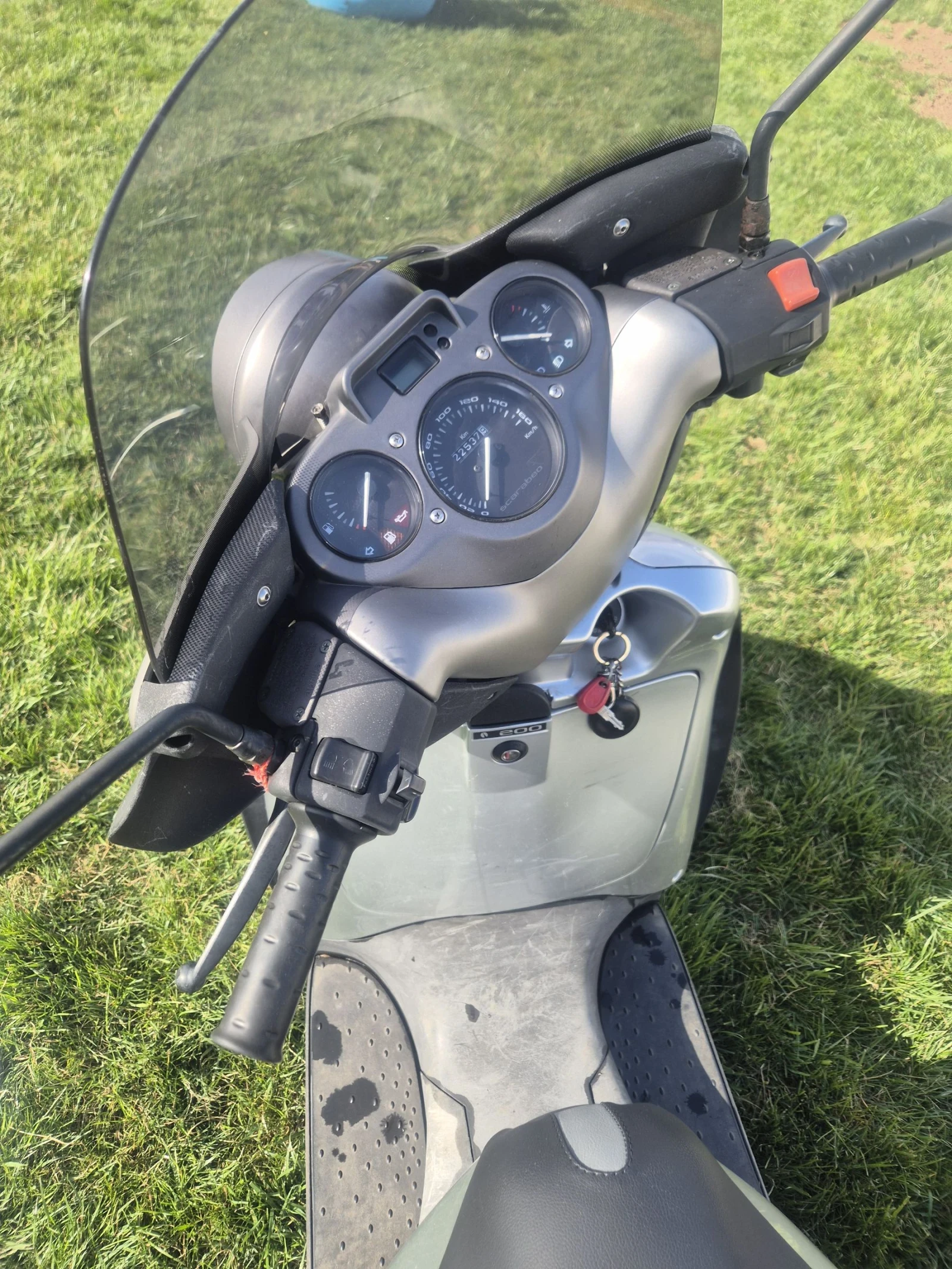 Aprilia Scarabeo 200 gt, снимка 4 - Мотоциклети и мототехника - 54177603