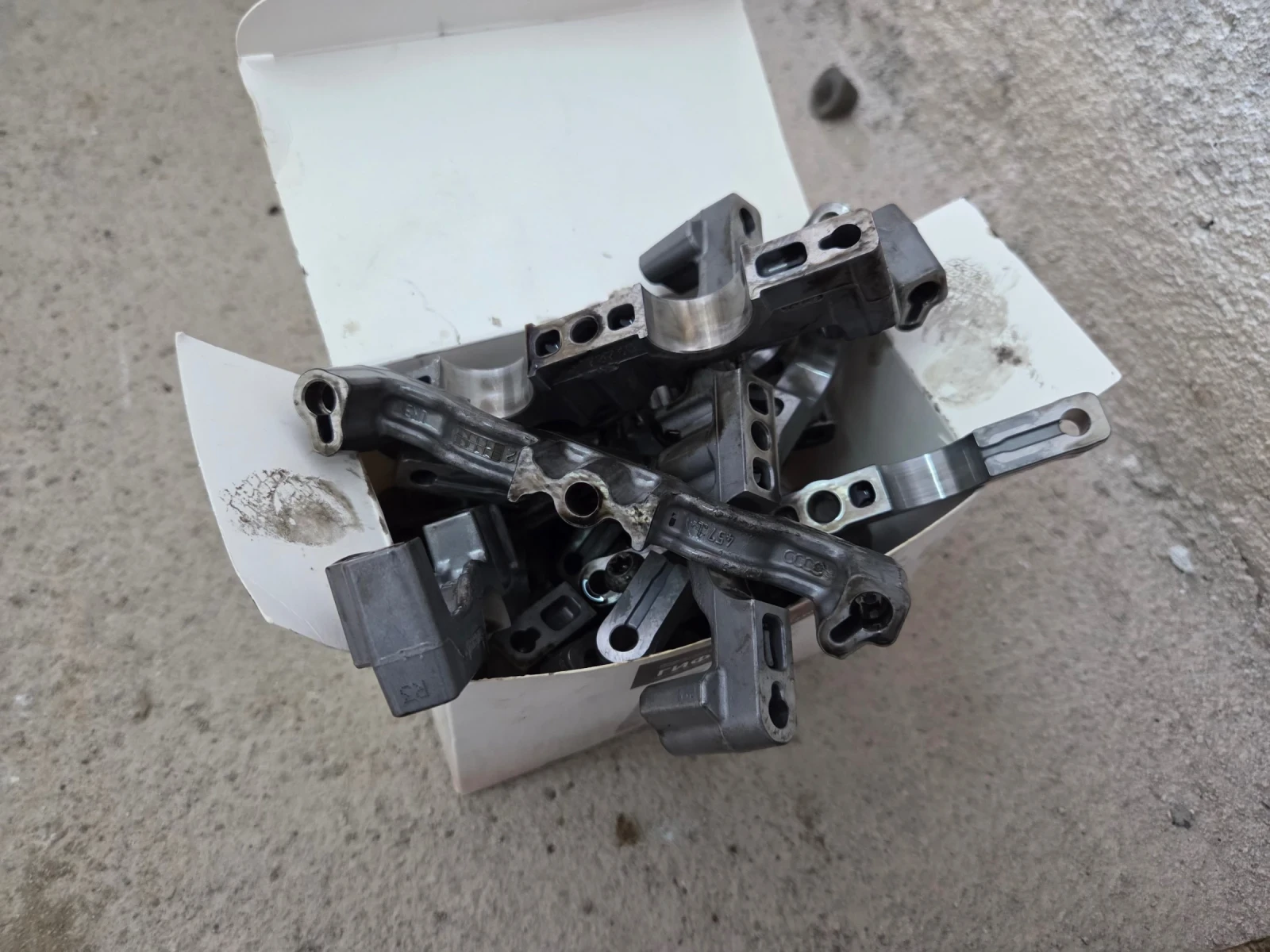 Цилиндрови глави 3.0TDI CRC Audi/VW/Porsche Touareg Q7 A6 A7 A8 Cayenne, снимка 8 - Части - 53728623