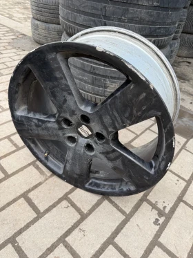 Гуми с джанти Други 225/40R18, снимка 2 - Гуми и джанти - 53572922