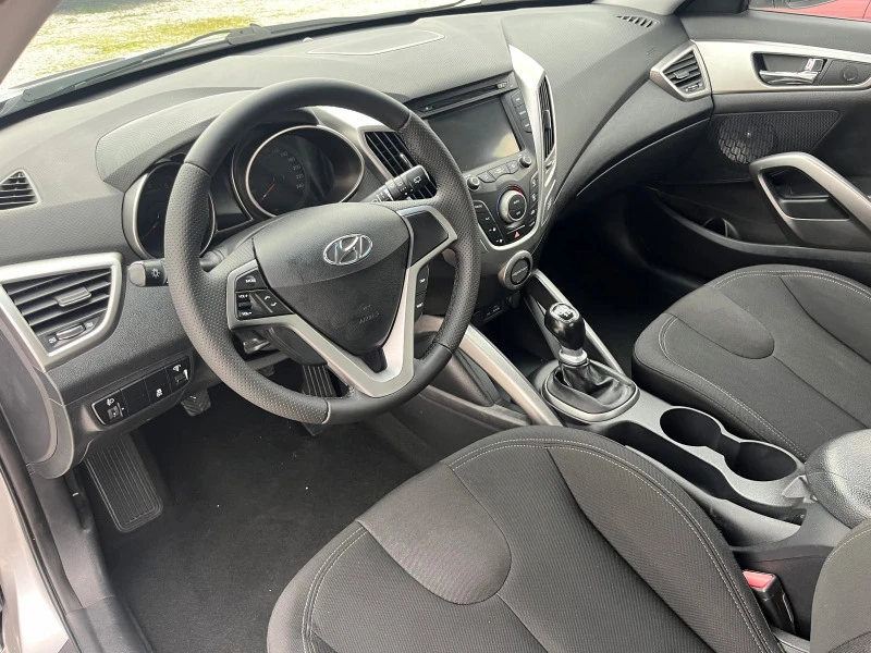 Hyundai Veloster  1.6 NAVI, снимка 16 - Автомобили и джипове - 44966129