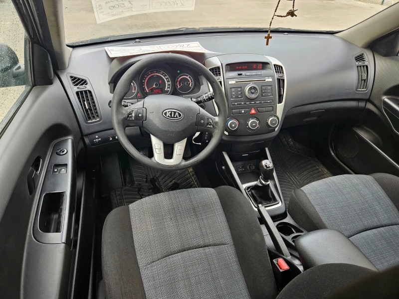 Kia Ceed 1.6CRDI 90кс, снимка 13 - Автомобили и джипове - 47592319