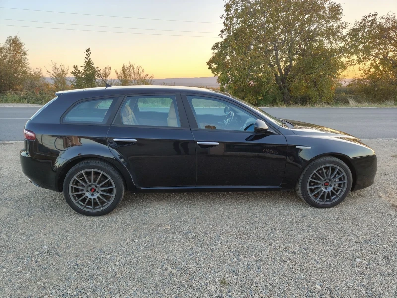 Alfa Romeo 159 sportwagon 2.4 JTDm кожа нави автоматик , снимка 8 - Автомобили и джипове - 47635391