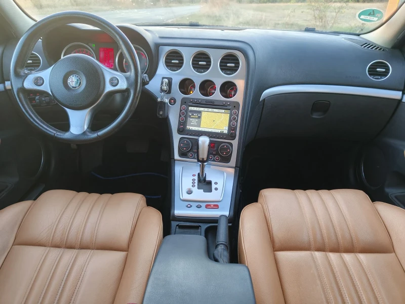 Alfa Romeo 159 sportwagon 2.4 JTDm кожа нави автоматик , снимка 10 - Автомобили и джипове - 47635391