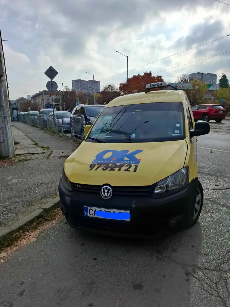 VW Caddy, снимка 4 - Автомобили и джипове - 47767527