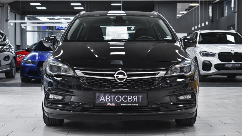 Opel Astra Sports Tourer 1.6 CDTi Premium Automatic, снимка 2 - Автомобили и джипове - 47923765