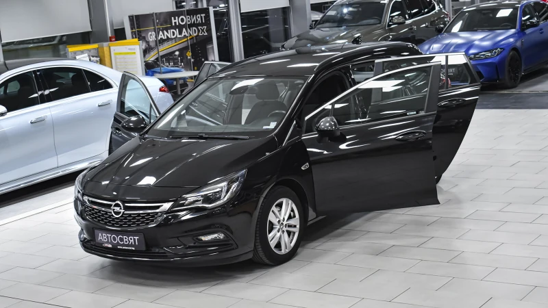 Opel Astra Sports Tourer 1.6 CDTi Premium Automatic, снимка 1 - Автомобили и джипове - 47923765