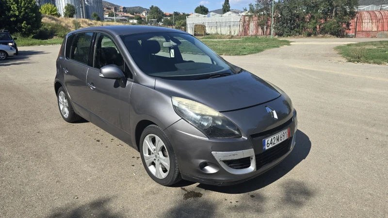 Renault Scenic 1.6i, снимка 2 - Автомобили и джипове - 48318974