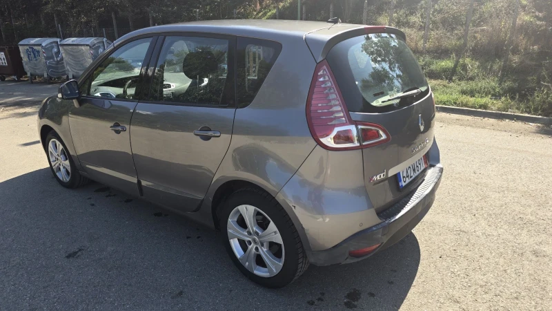 Renault Scenic 1.6i, снимка 6 - Автомобили и джипове - 48318974