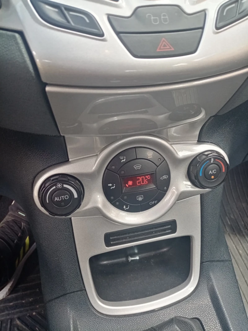Ford Fiesta, снимка 3 - Автомобили и джипове - 51976063
