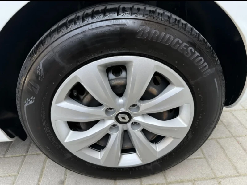 Renault Clio, снимка 13 - Автомобили и джипове - 52470287