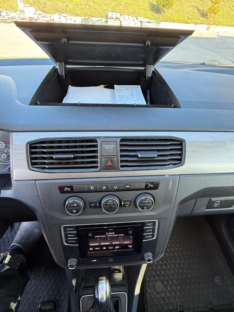 VW Caddy 2.0 TDI DS, снимка 9 - Автомобили и джипове - 52544279