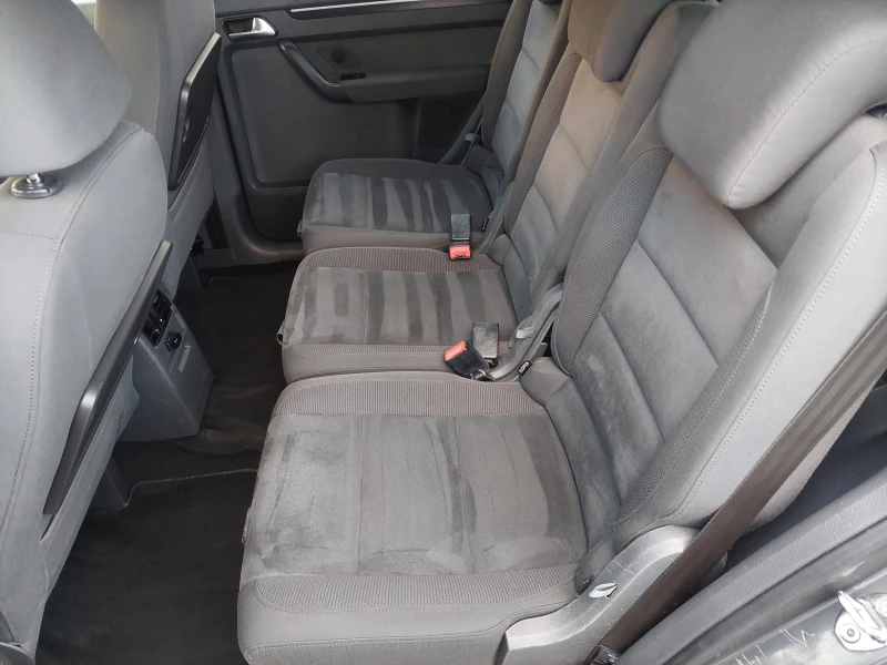 VW Touran 1, 4i 140ps 6ск 7места, снимка 7 - Автомобили и джипове - 52374596