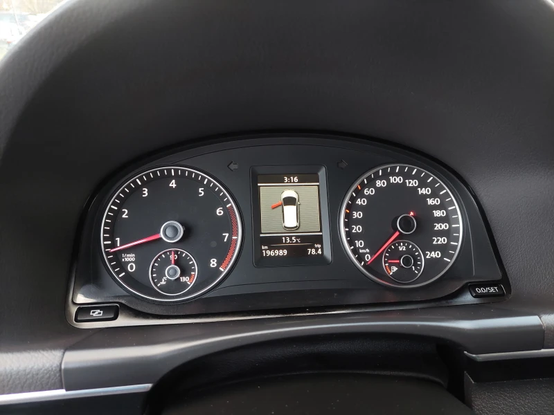 VW Touran 1, 4i 140ps 6ск 7места, снимка 10 - Автомобили и джипове - 52374596