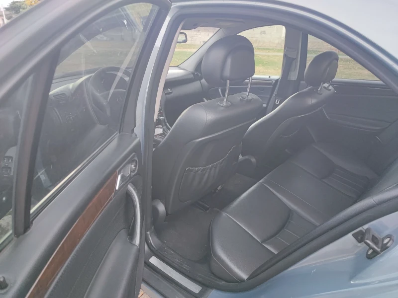 Mercedes-Benz C 200 2200сди, снимка 9 - Автомобили и джипове - 52494637