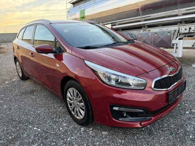 Kia Ceed 1.4 MPI* FACELIFT* NAVI* CAMERA* , снимка 4 - Автомобили и джипове - 52829470