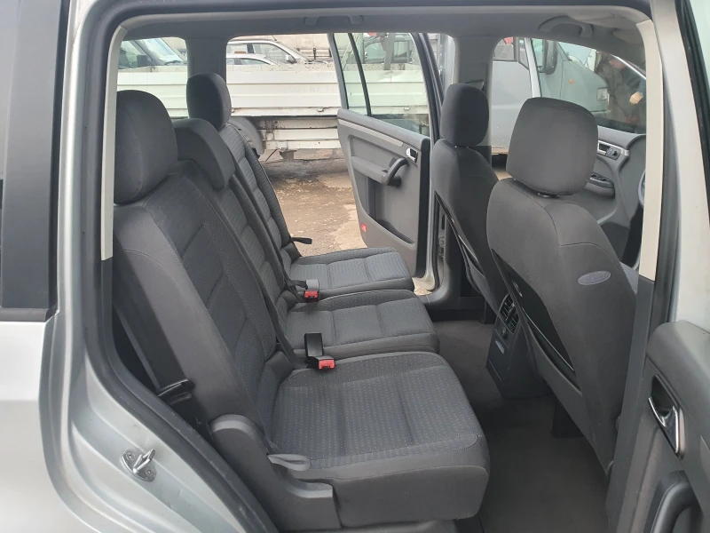 VW Touran 1.9-TDI , снимка 14 - Автомобили и джипове - 53266100