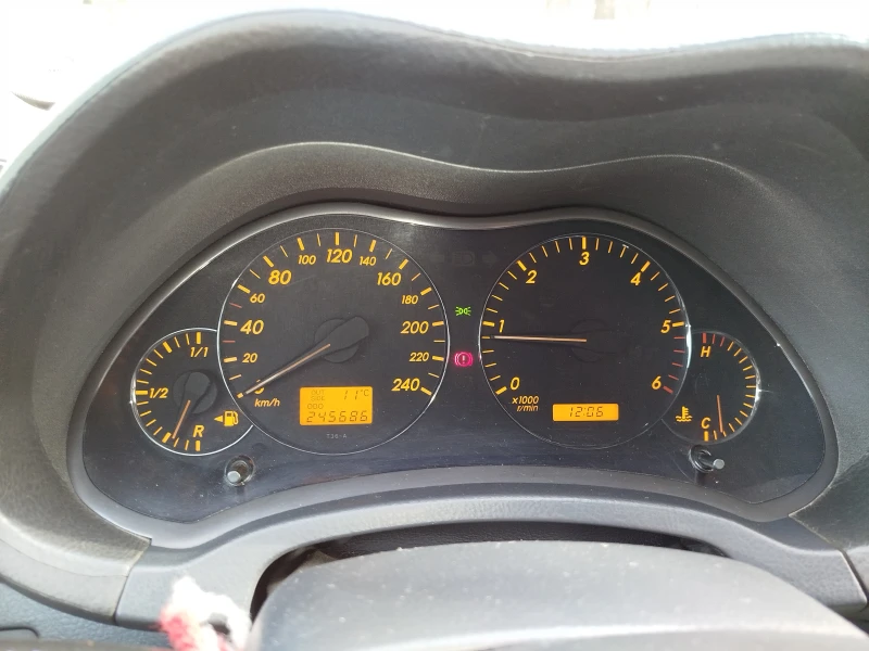 Toyota Avensis Т25 2.0 D4D 116кс ДИЗЕЛ* , снимка 5 - Автомобили и джипове - 53267390