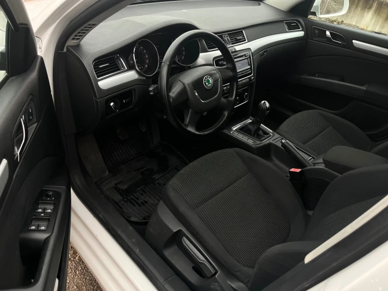 Skoda Superb 1.9 TDI, снимка 9 - Автомобили и джипове - 53467126
