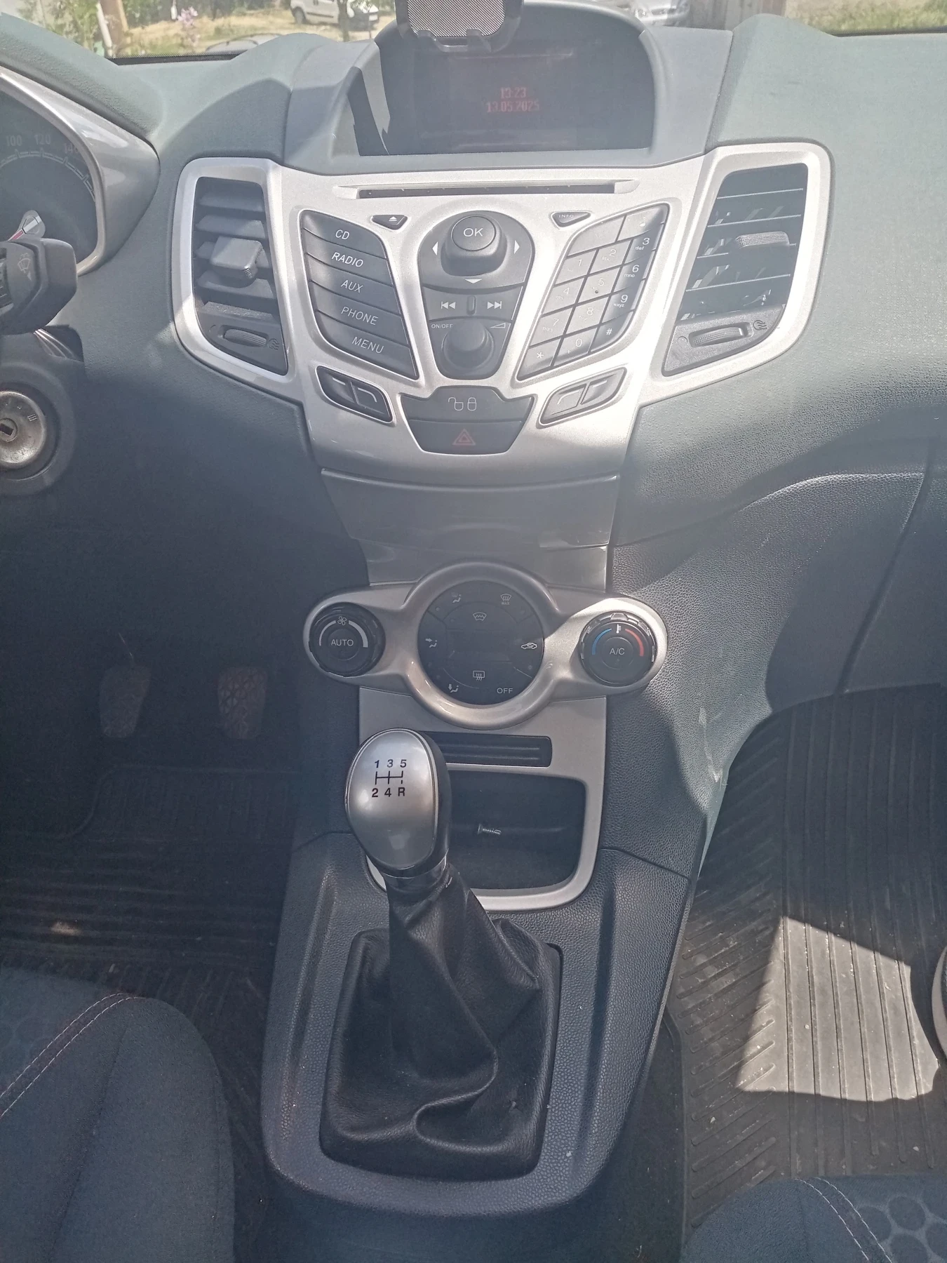 Ford Fiesta  - изображение 7