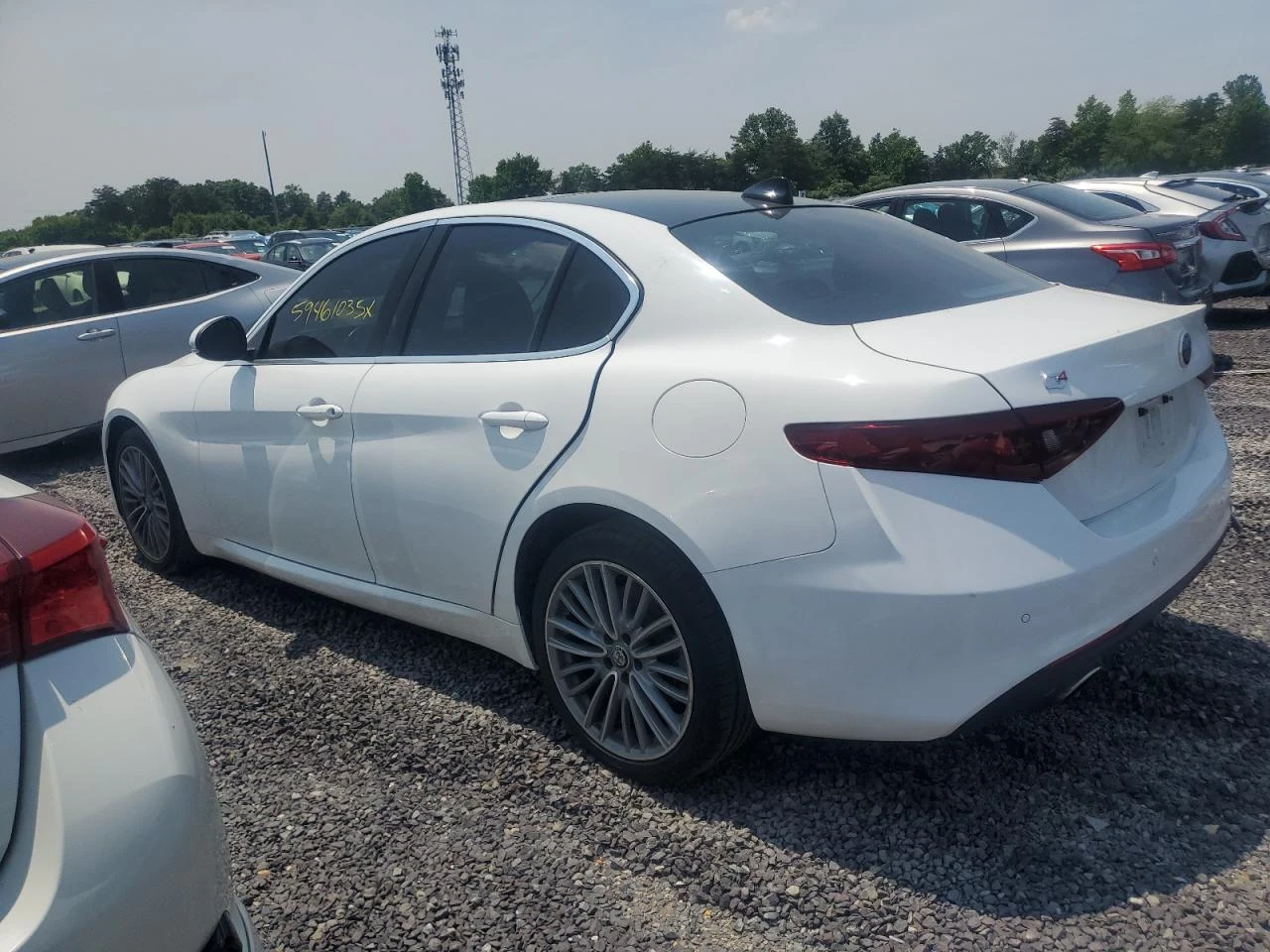 Alfa Romeo Giulia Ti Q4 280кс * Възможност за Лизинг*  - изображение 2