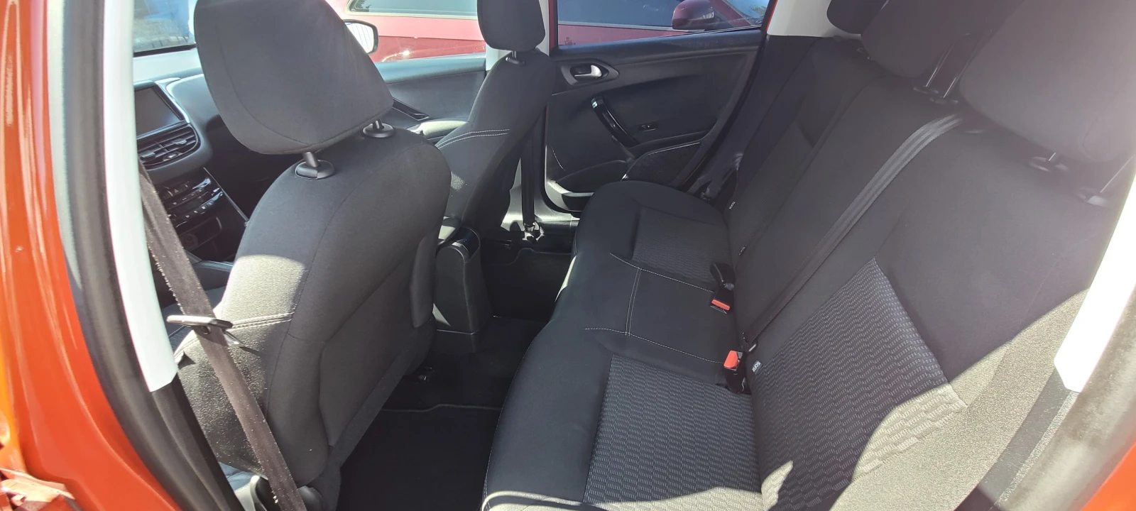 Peugeot 208 1.2 PureTech - изображение 6