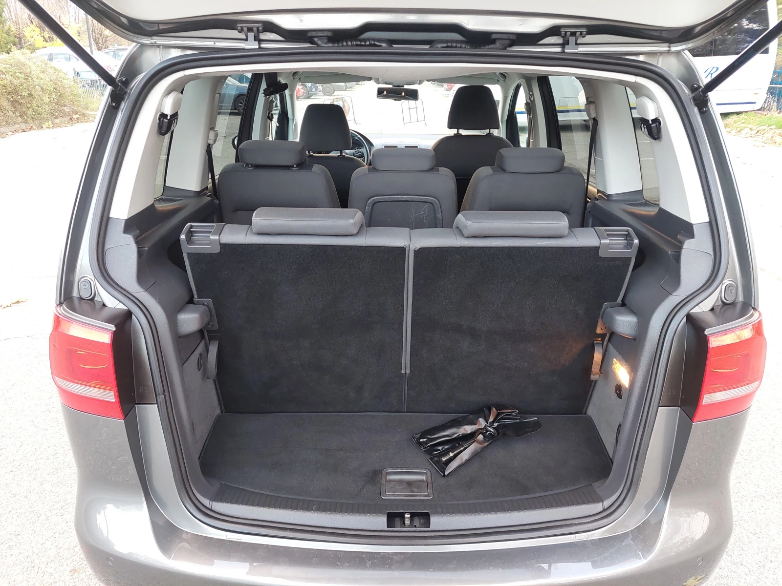 VW Touran 1, 4i 140ps 6ск 7места - изображение 6