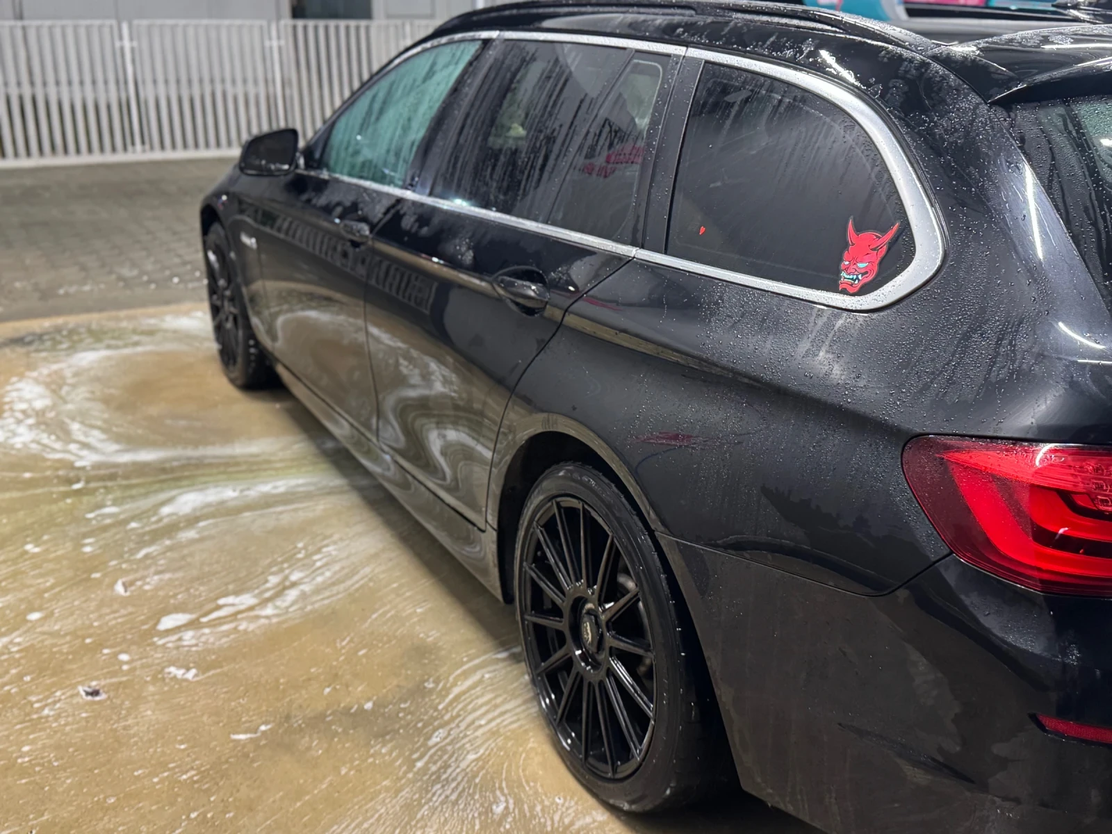 BMW 520 Подгрев, Парктроник, малката навигация, кожен сало - изображение 6