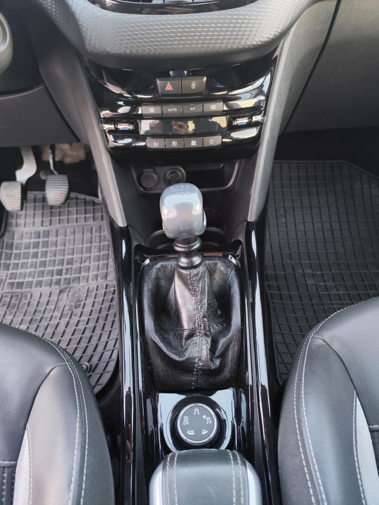 Peugeot 2008 New Allure Facelift 1.6 e-HDi 120 к.с., реални км, снимка 12 - Автомобили и джипове - 53795164