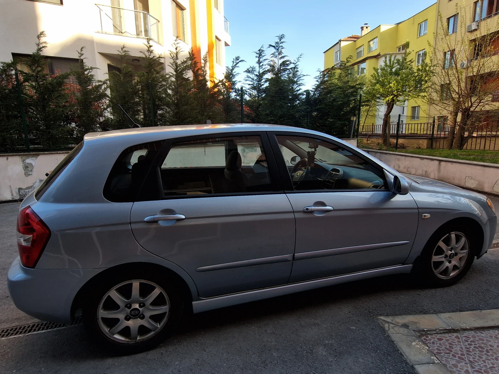 Kia Cerato, снимка 4 - Автомобили и джипове - 54335034