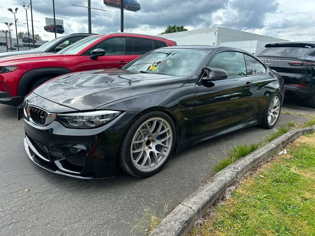 BMW M4 * КАРБОН* HEAD UP * СПОРТНО ОКАЧВАНЕ* ГЕНЕРАЦИЯ* 